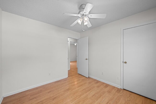 Building Photo - 314 Pebble Ln
