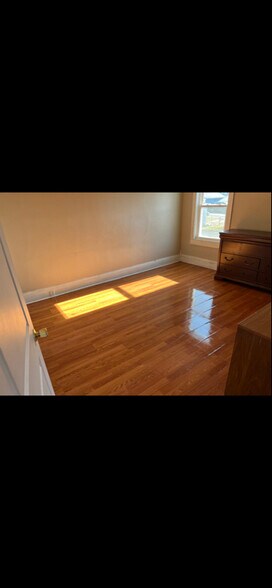 Building Photo - 116 Woodland Ave