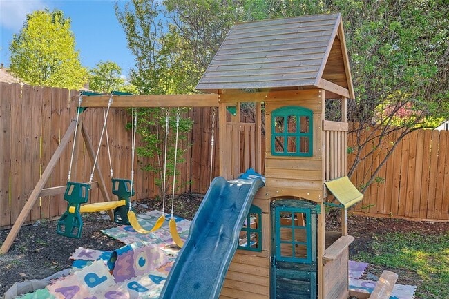 Building Photo - 5615 Teal Ct