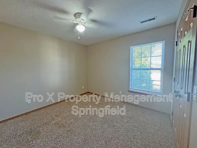 Building Photo - 717 E Watermill Cir