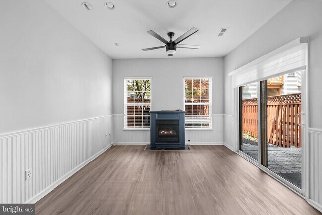 Building Photo - 5011 Waple Ln