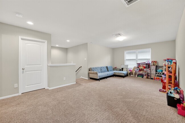 Building Photo - 8007 Carillon Way