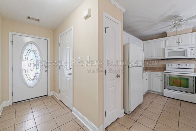 Building Photo - 815 Whispering Willow Ct