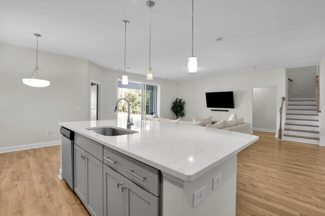 Building Photo - Spacious 5BR/3BA Home with Lagoon View on Quiet Cul-de-Sac!