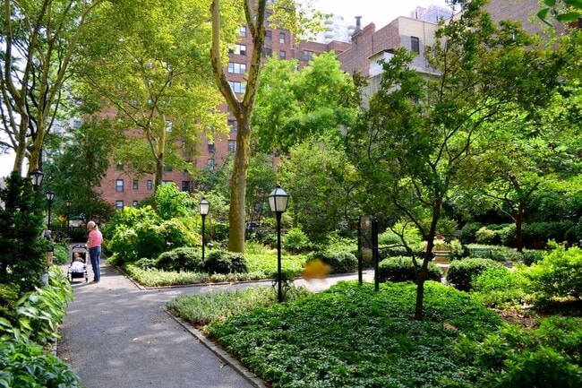 Building Photo - 45 Tudor City Pl