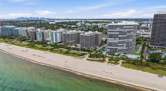 Building Photo - 9595 Collins Ave