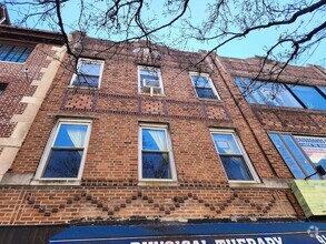 Building Photo - 81-10 37th Ave