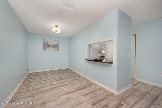 Building Photo - 130 Summer Pl