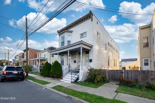 Building Photo - 1871 9th Ave