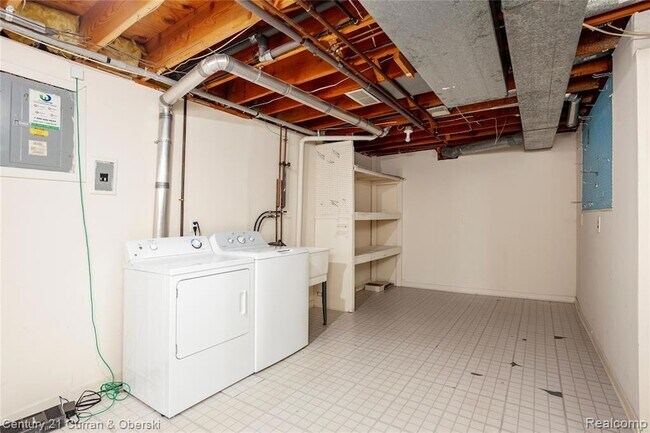 Building Photo - 9429 Westwind Dr