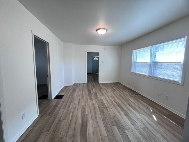 Building Photo - Updated Three Bedroom Home on the NE side of Grand Rapids!