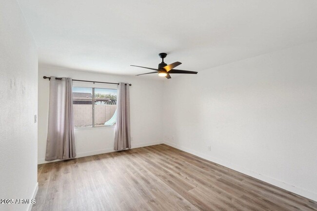 Building Photo - 3701 W Evans Dr