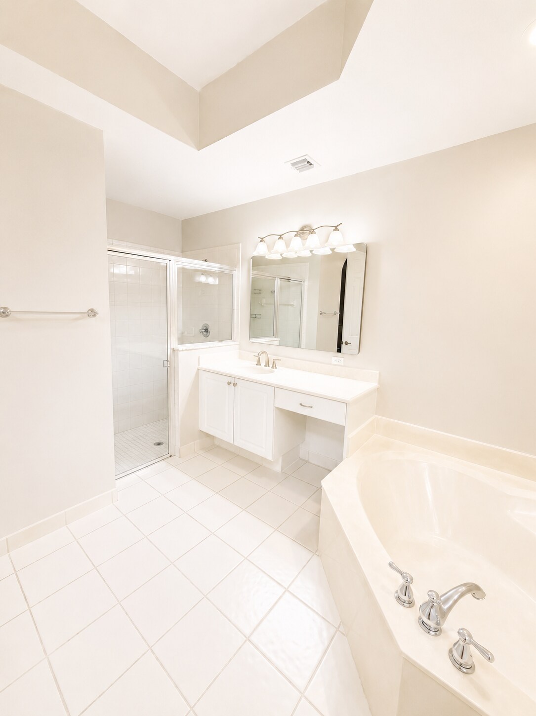 Building Photo - 1445 Mariposa Cir