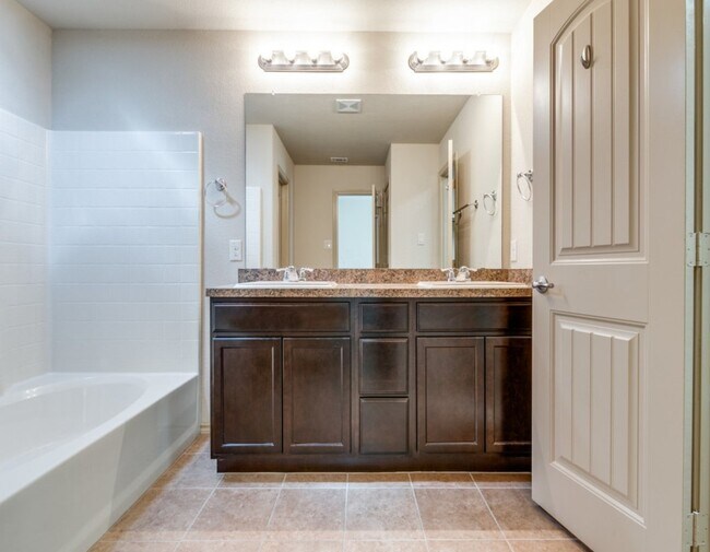 Building Photo - 5220 Austin Ridge Dr