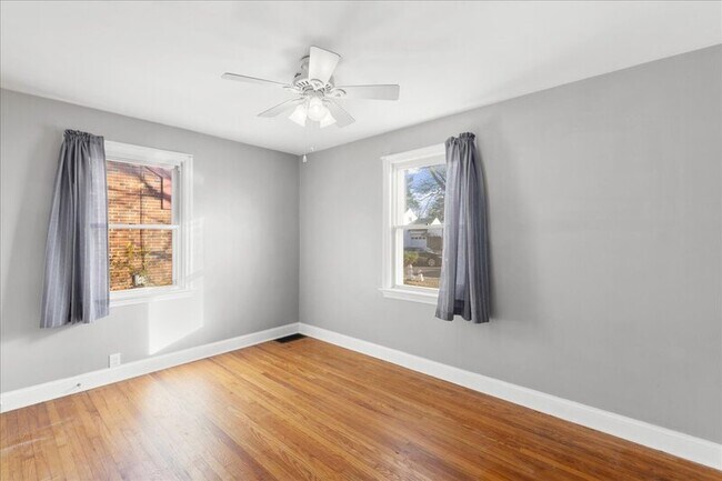 Building Photo - 51 George St