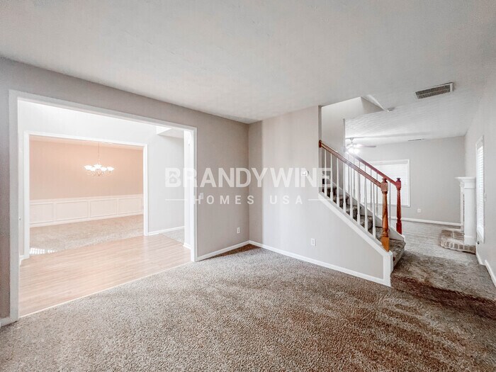 Building Photo - 215 Prince Edward Way