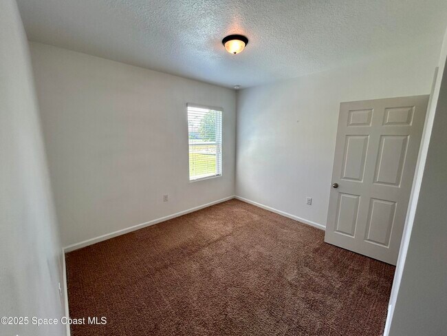 Building Photo - 134 Lure Ct SW