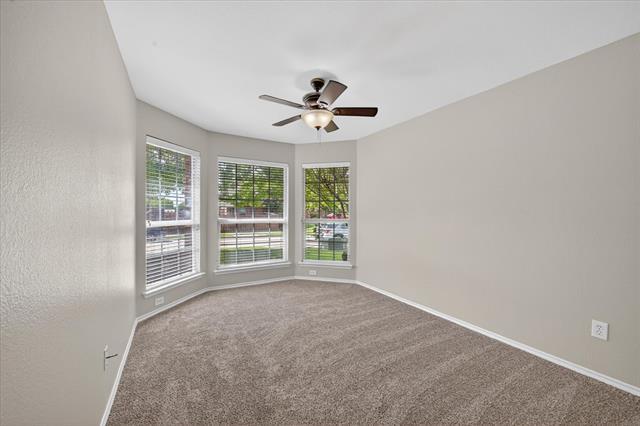 Building Photo - 3304 Glenmore Dr