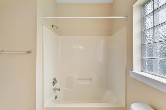 Building Photo - 161 Huntington Cir