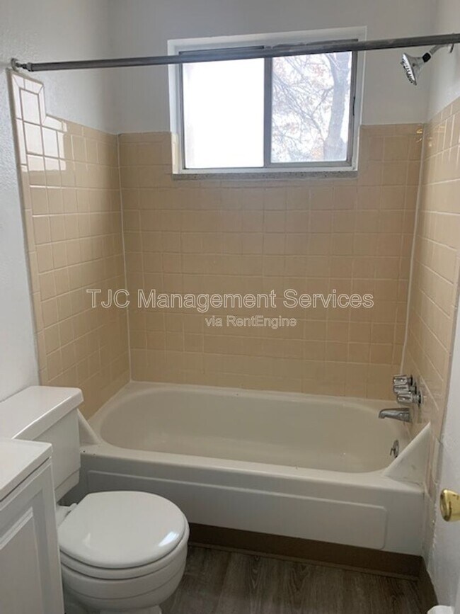 Building Photo - 1138 Corona St
