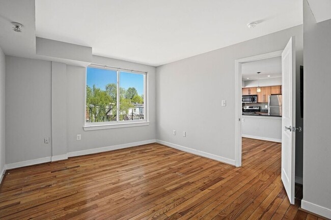 Building Photo - 420 16th St SE