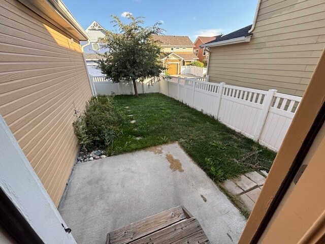 backyard fenced - 7611 Menagerie Ln