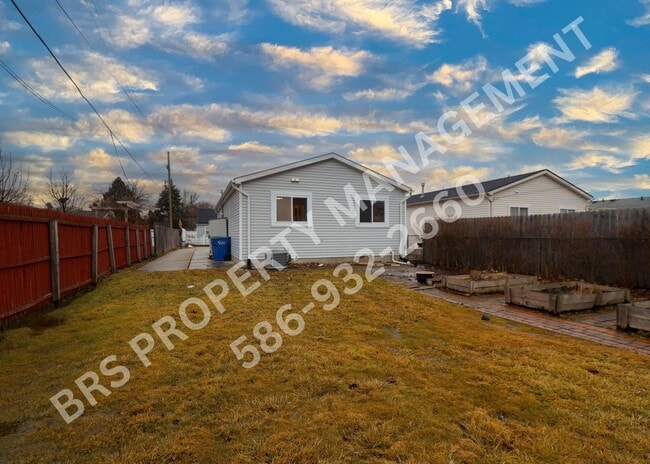 Building Photo - Well - Maintained 3 Bd Ranch