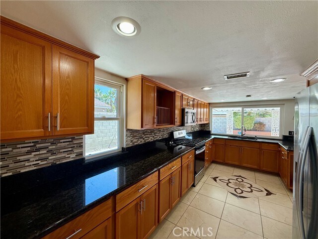 Building Photo - 14340 Palmea St