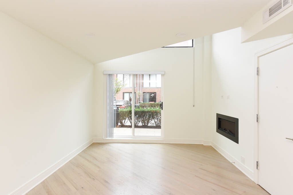 Building Photo - 949 W Grace St