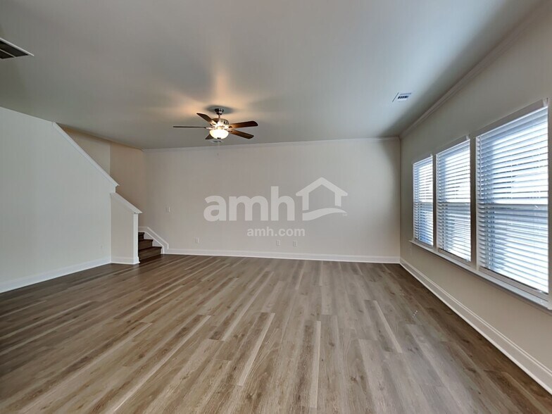 Building Photo - 2444 Beal St