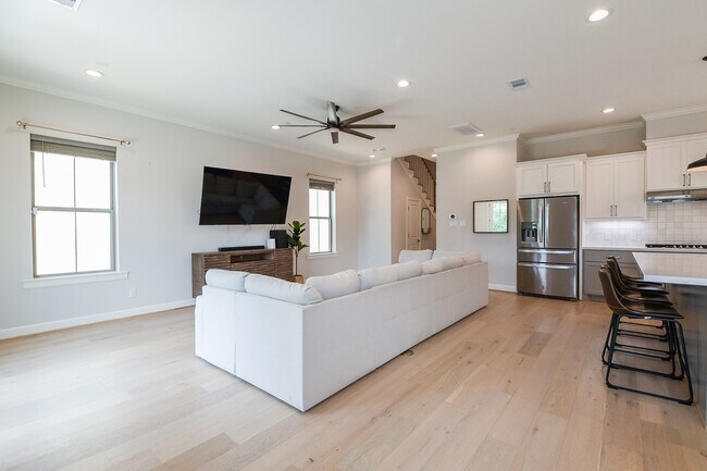 Building Photo - 25234 Calhoun Creek Dr