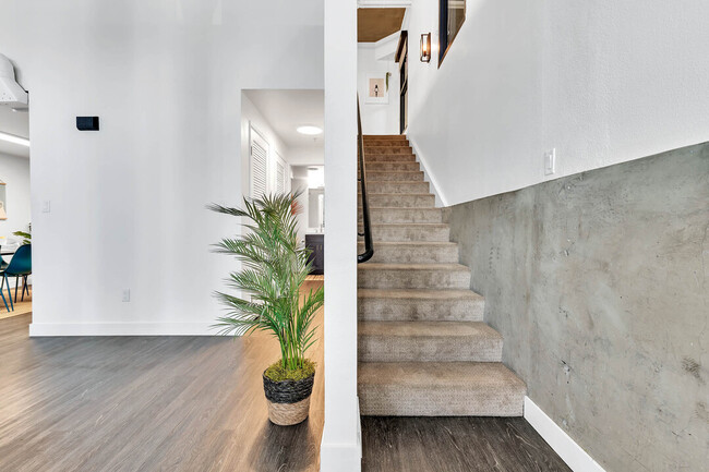 Building Photo - 777 Sixth Ave