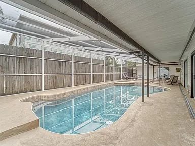 Building Photo - Riverside Heights Pool Home | Across from the Hillsborough River