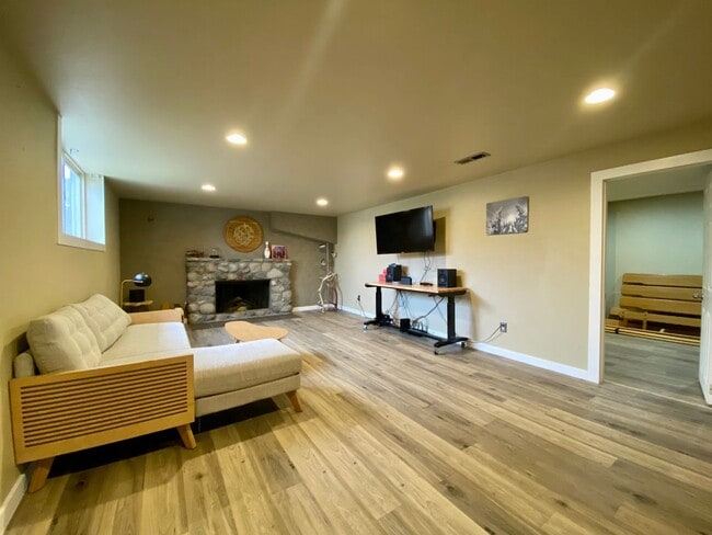 Building Photo - Charming Updated Home Across from Franklin Park and Hospital!