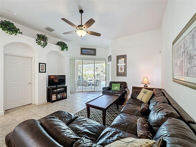 Building Photo - 107 Amaca Ln