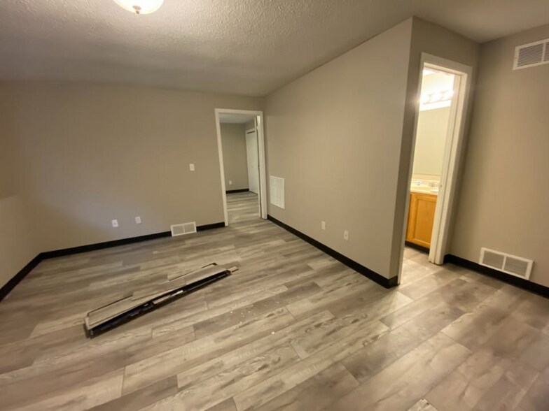 Building Photo - 924 23rd Ave