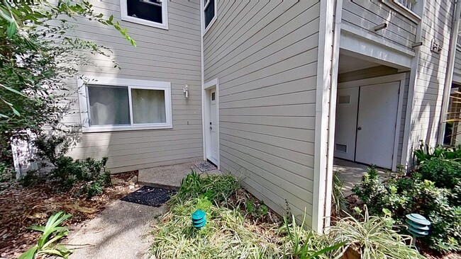 Building Photo - 7640 Hollister Ave