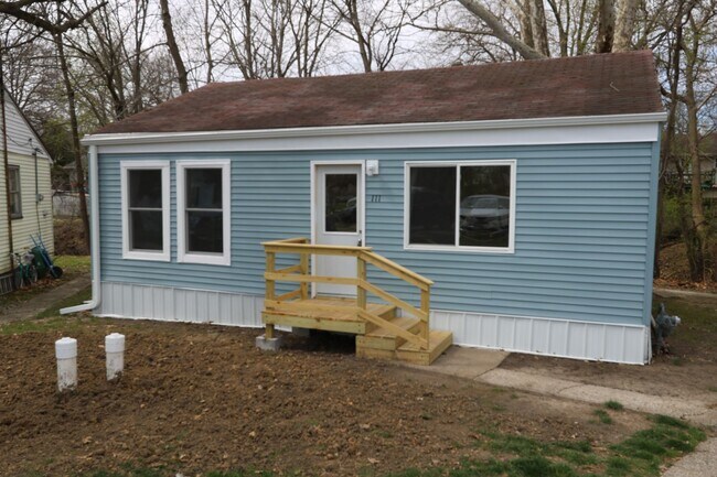 Primary Photo - 2 Bedroom 1 Bath House