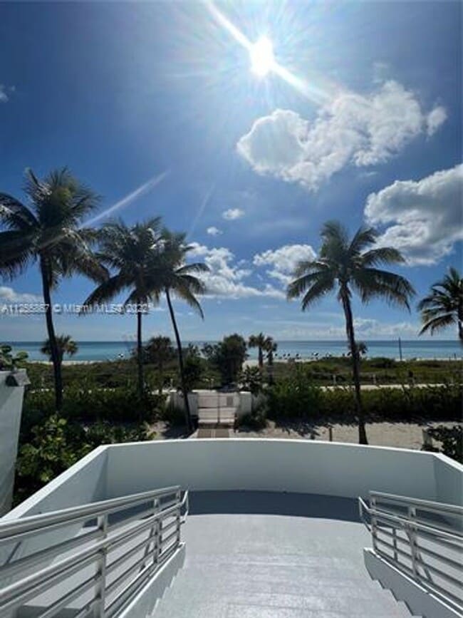 Building Photo - 5161 Collins Ave