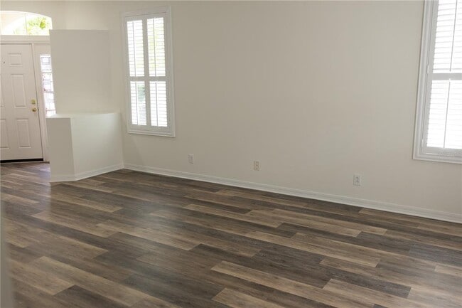 Building Photo - 8561 Acorn Ridge Ct
