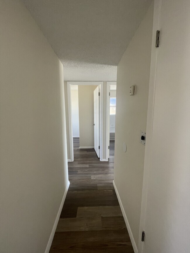 Building Photo - 204 Prado Rd