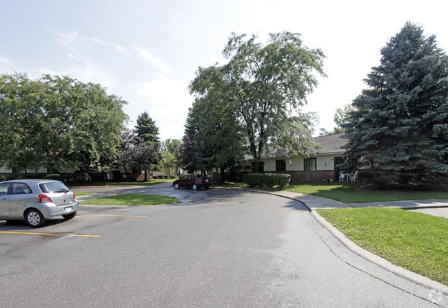 Building Photo - Harbour Oaks