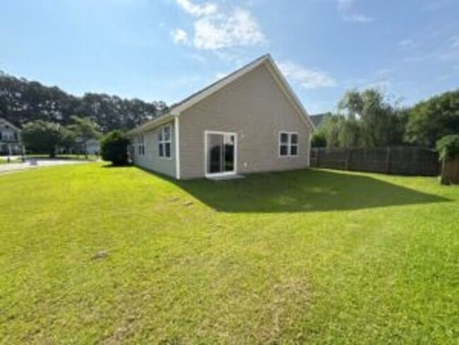 Building Photo - Foxbank Charm Awaits