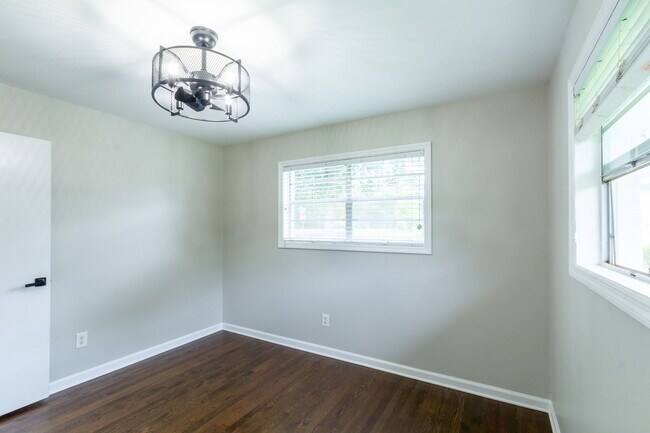 Building Photo - 309 Milton Ave