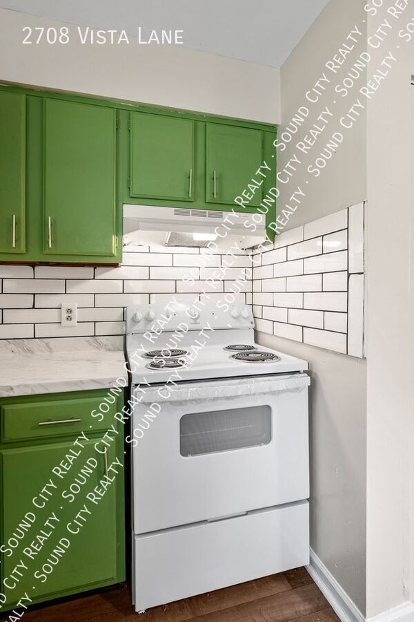 Building Photo - 2708 Vista Ln