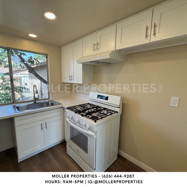 Building Photo - 590 N Laurel Valley Dr