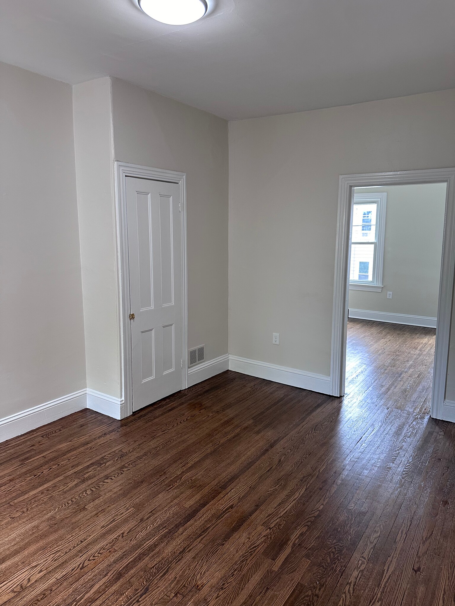 Building Photo - 939 Lehigh St