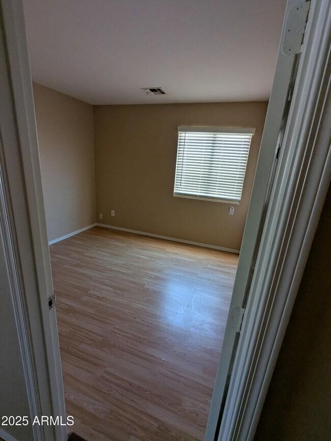 Building Photo - 10540 W Mohave St