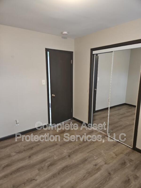 Building Photo - 3707 S Liverpool Rd