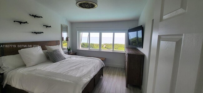 Building Photo - 1550 S Ocean Dr